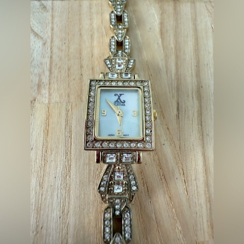 Franz Xavier ladies gold tone crystal accented watch NEW BATTERY